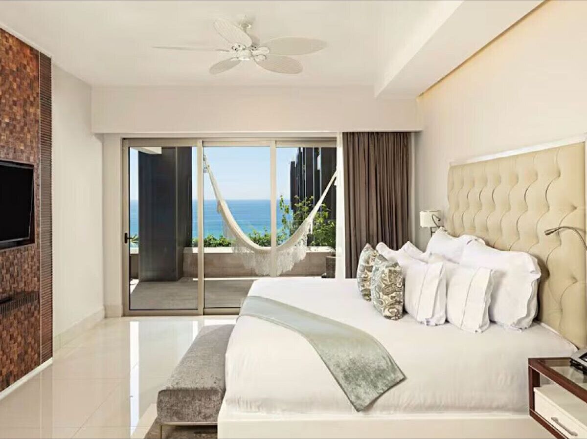 Suite, 2 soverom, rengjøring, delvis havutsikt | Safe på rommet, blendingsgardiner, lydisolert og strykejern/-brett