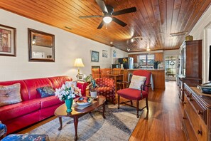 TV - Pet-friendly 2BR beach house w/ fenced yard, walk to beach, budget-friendly (North Myrtle Beach)