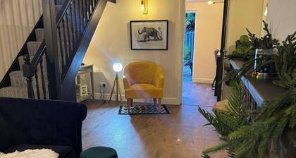 Winsford Woodford Cottage - Cozy Retreat