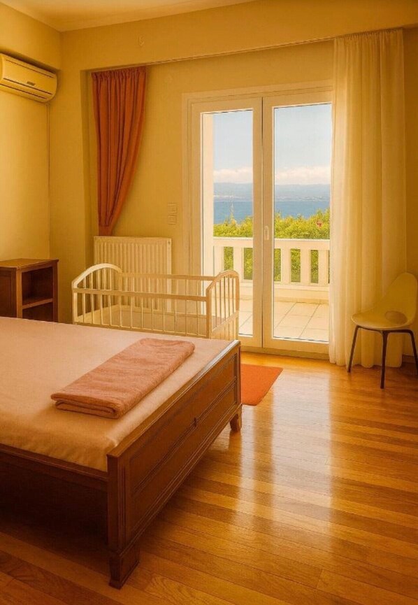 3 bedrooms, iron/ironing board, WiFi, bed sheets - 3 Bed Villa - Sleeps 12 - Pets - Pool - Hot Tub (Drosia)