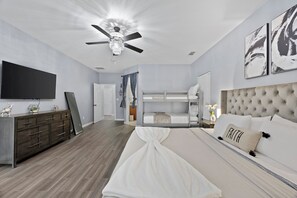 6 habitaciones, tabla de planchar con plancha, wifi y ropa de cama