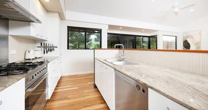 La Dolce Villa - acerage with a pool.