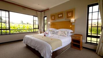 4 slaapkamers, een strijkplank/strijkijzer, wifi