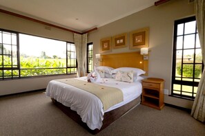 4 bedrooms, iron/ironing board, WiFi