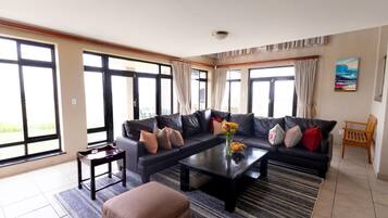 Smart TV, table tennis