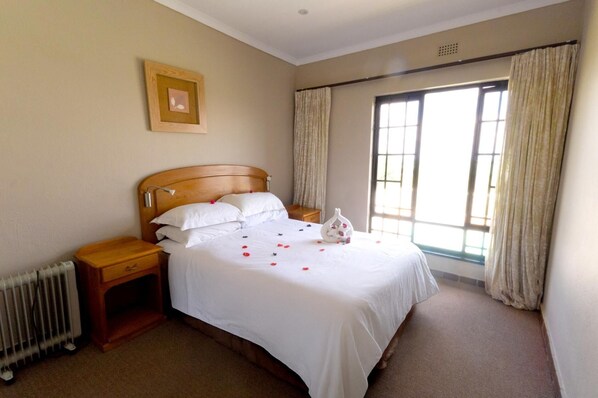 4 Schlafzimmer, Bügeleisen/Bügelbrett, WLAN