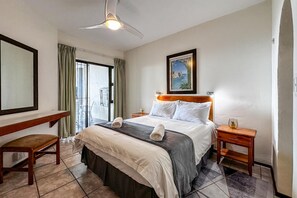 2 bedrooms, iron/ironing board, WiFi, bed sheets - Coastal Retreat | Balcony | Pool | Sea Views (Margate)