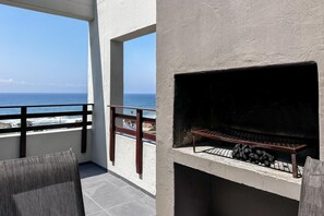 Property grounds - Coastal Charm | Balcony | Sea View | Pool (Margate)