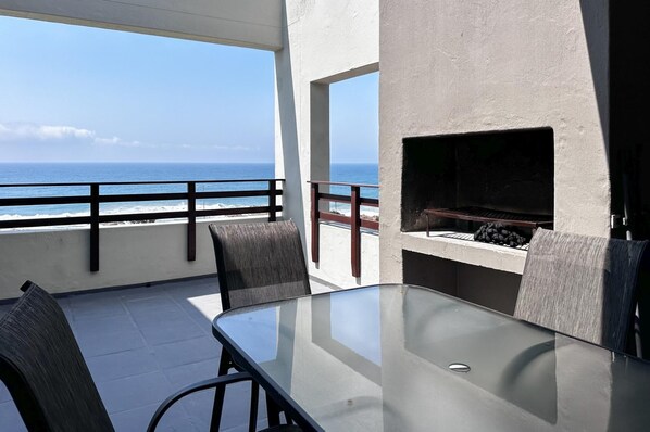 Outdoor dining - Sea View Apartment 14 @ Costa Smeralda (Margate)