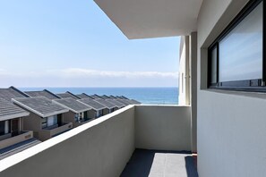 Property grounds - Coastal Charm | Balcony | Sea View | Pool (Margate)