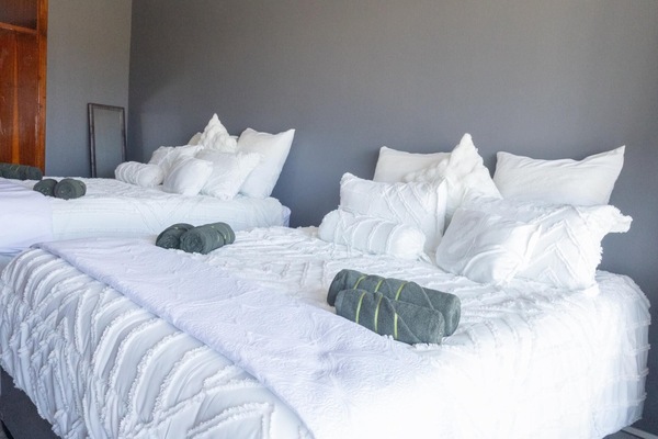 Classic Comfort @ Marine Terrace Apartment 2 (3555)