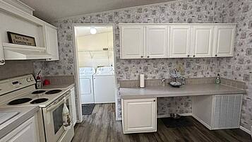 電子レンジ、オーブン、コンロ