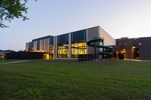Exterior - Central Park Mid-Century Modern Dream (Midland)