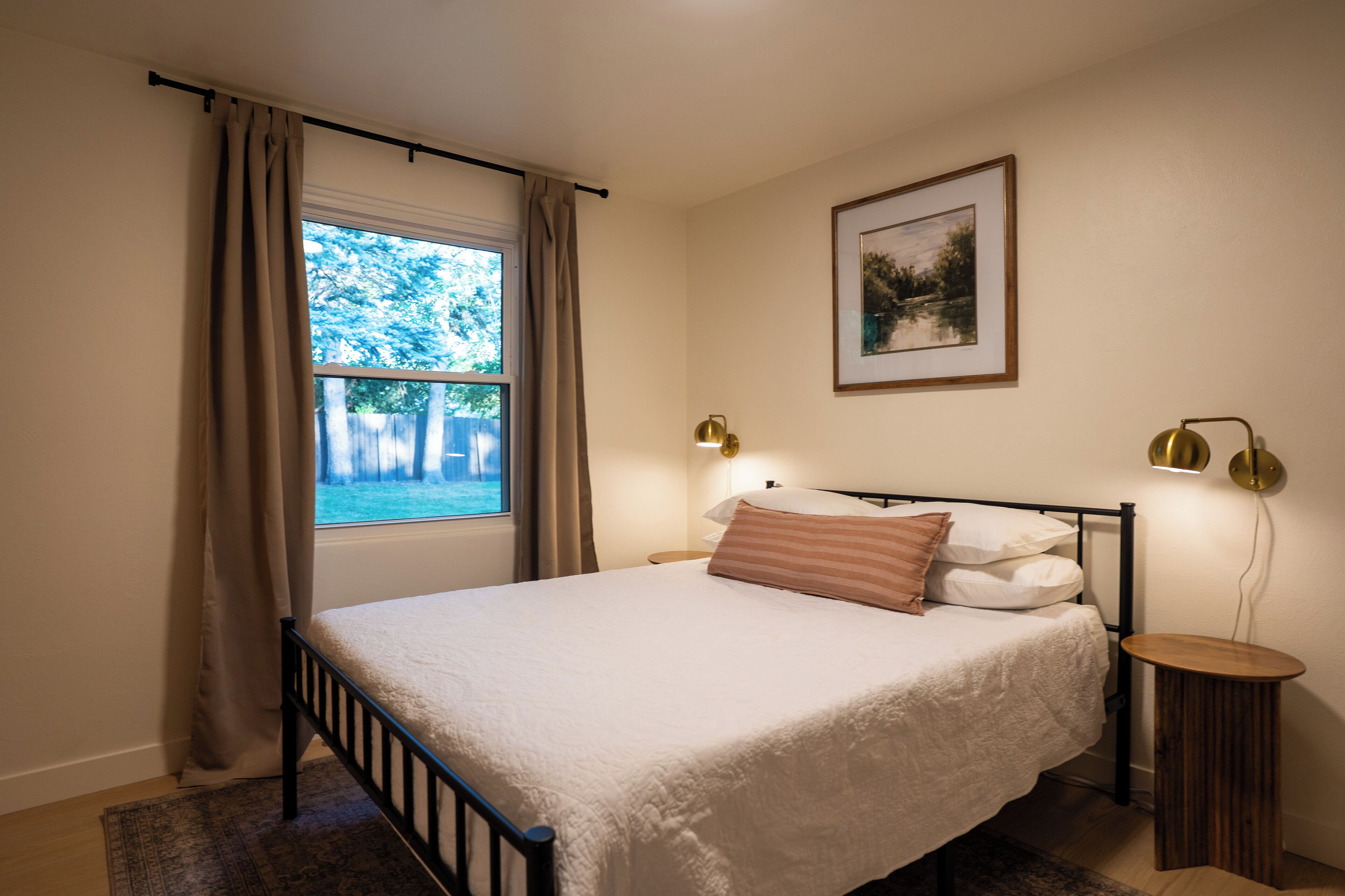 3 bedrooms, desk, iron/ironing board, travel cot