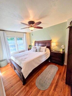 مكتب ومكواة/لوح كي وواي فاي مجانًا وملاءات أسرّة