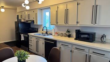 Microwave, oven, stovetop, dishwasher