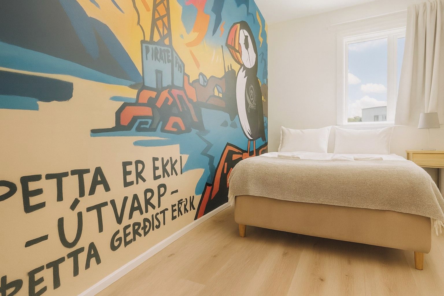 Un dormitorio con cama, un mural en la pared y una ventana.
