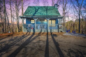 Room - Backwoods Vacation Rentals (Sevierville)