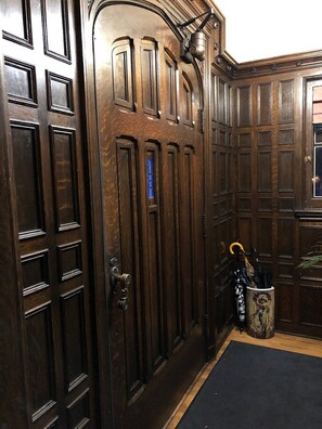 Lobby - The Trinity Resort - Scenery (Pembroke)