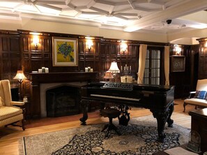 Lobby - The Trinity Resort - Scenery (Pembroke)