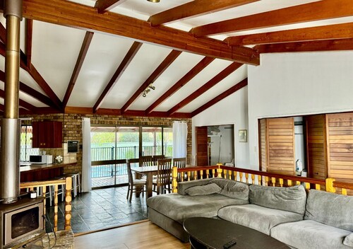 Cosy mountain hideaway