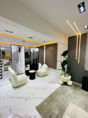 Appartement Luxe, balcon, vue ville | Vue de la chambre