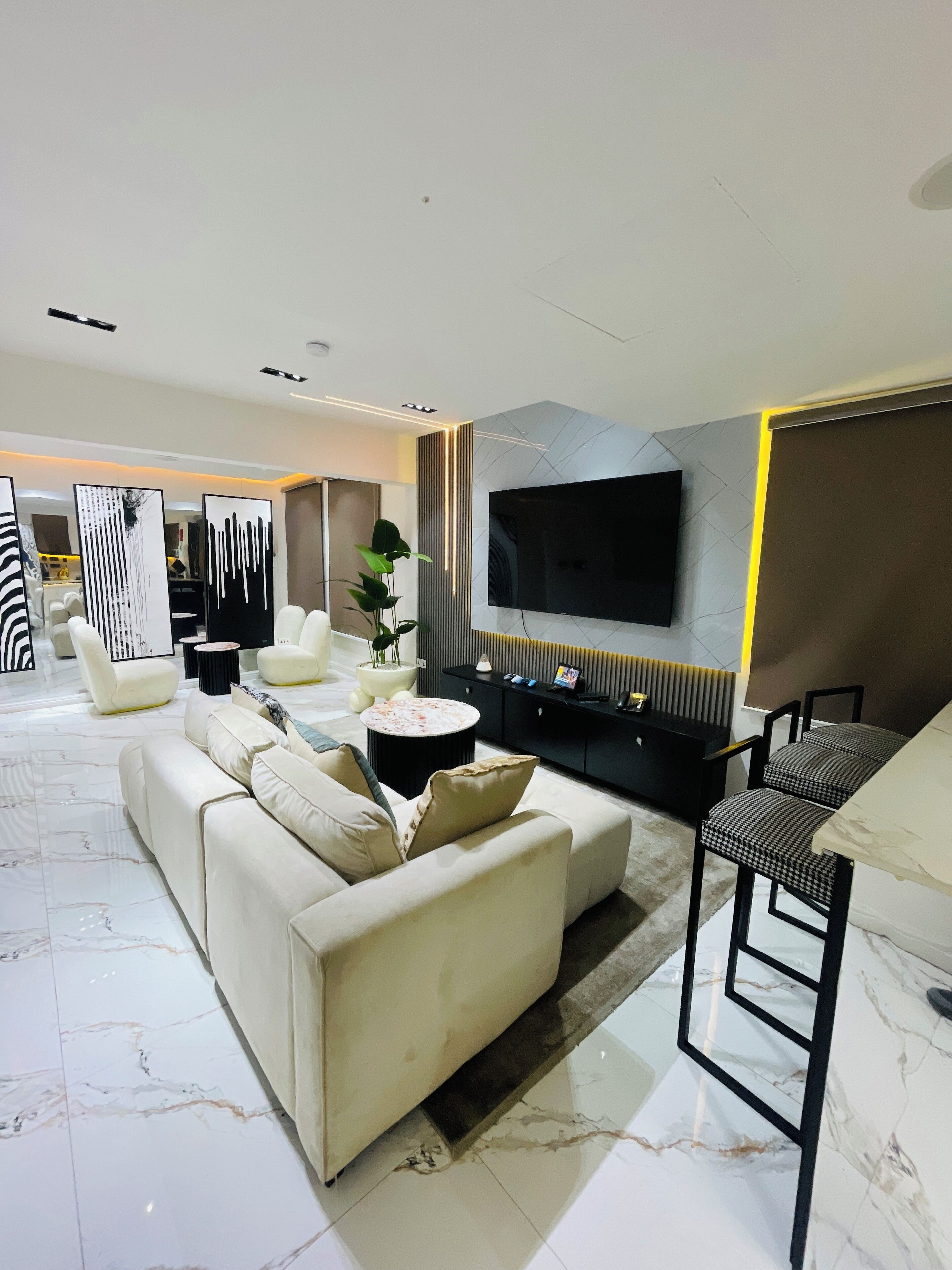 Luxe appartement, balkon, uitzicht op stad | Woonruimte