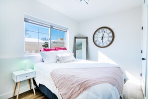 2 habitaciones, tabla de planchar con plancha, internet y ropa de cama 