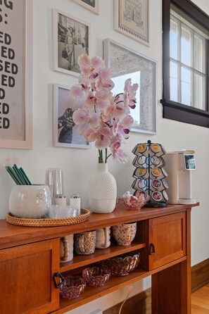 Interior - Retreat - Stylish w/ Rooftop Deck & Modern Comfort (Kimberly)