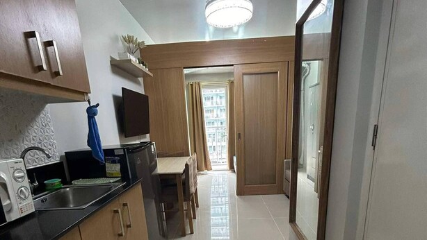 Apartment, 1 Bedroom, Smoking, Balcony | Private kitchen - Vibrant Pasay City Apartment for Rent - Perfect Home Base Front of Mall of Asia (Pasay)