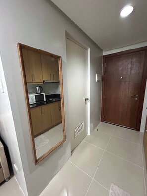 شقة - غرفة نوم واحدة - للمدخنين - بشرفة | المنشأة من الداخل