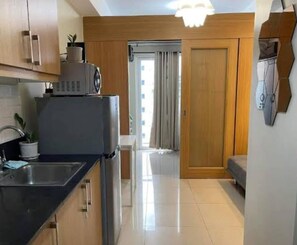 Apartment, 1 Bedroom, Smoking, Balcony | Interior - Vibrant Pasay City Apartment for Rent - Perfect Home Base Front of Mall of Asia (Pasay)