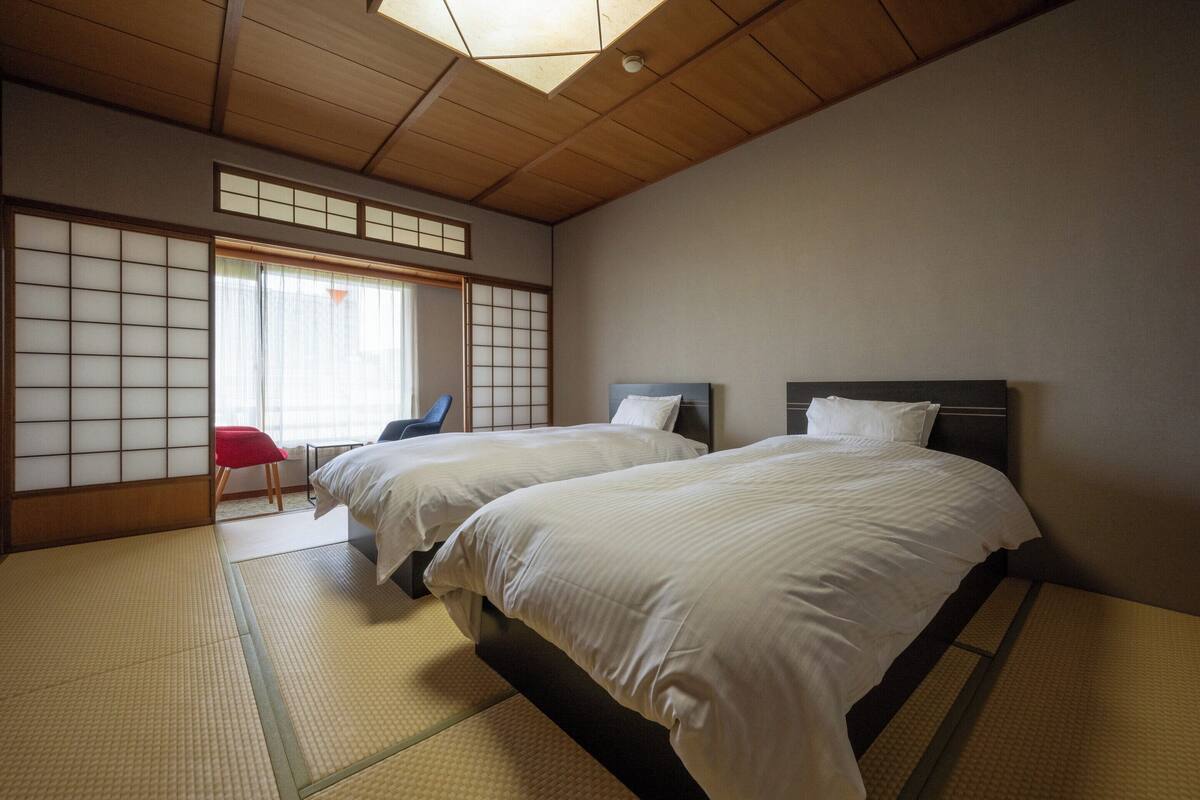 基本雙床房, 吸煙房, 花園景觀 | 床單