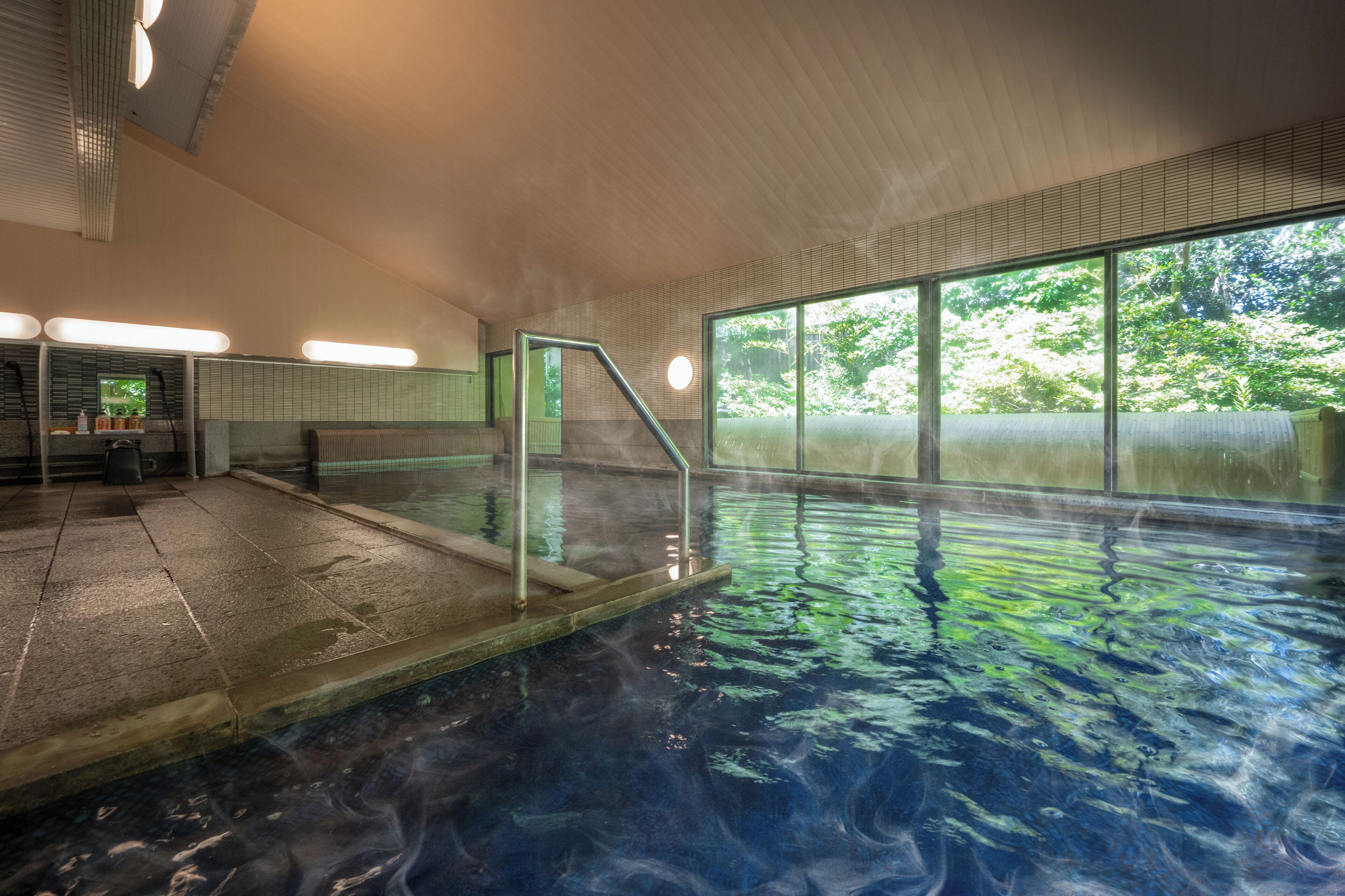 拖鞋、毛巾、肥皂、洗发水