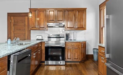 Historic 1920's Downtown Flat: River View & Free Parking - Walk to Arts & Dining