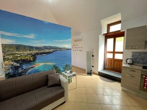 Comfort Studio | Living area - Sweet Sun (Meta)