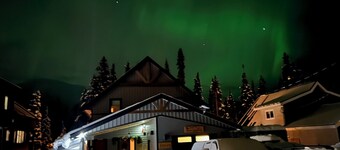 Cozy Guest Suite at "the Landing Chalet” 5 min to ski
Hill ski in!