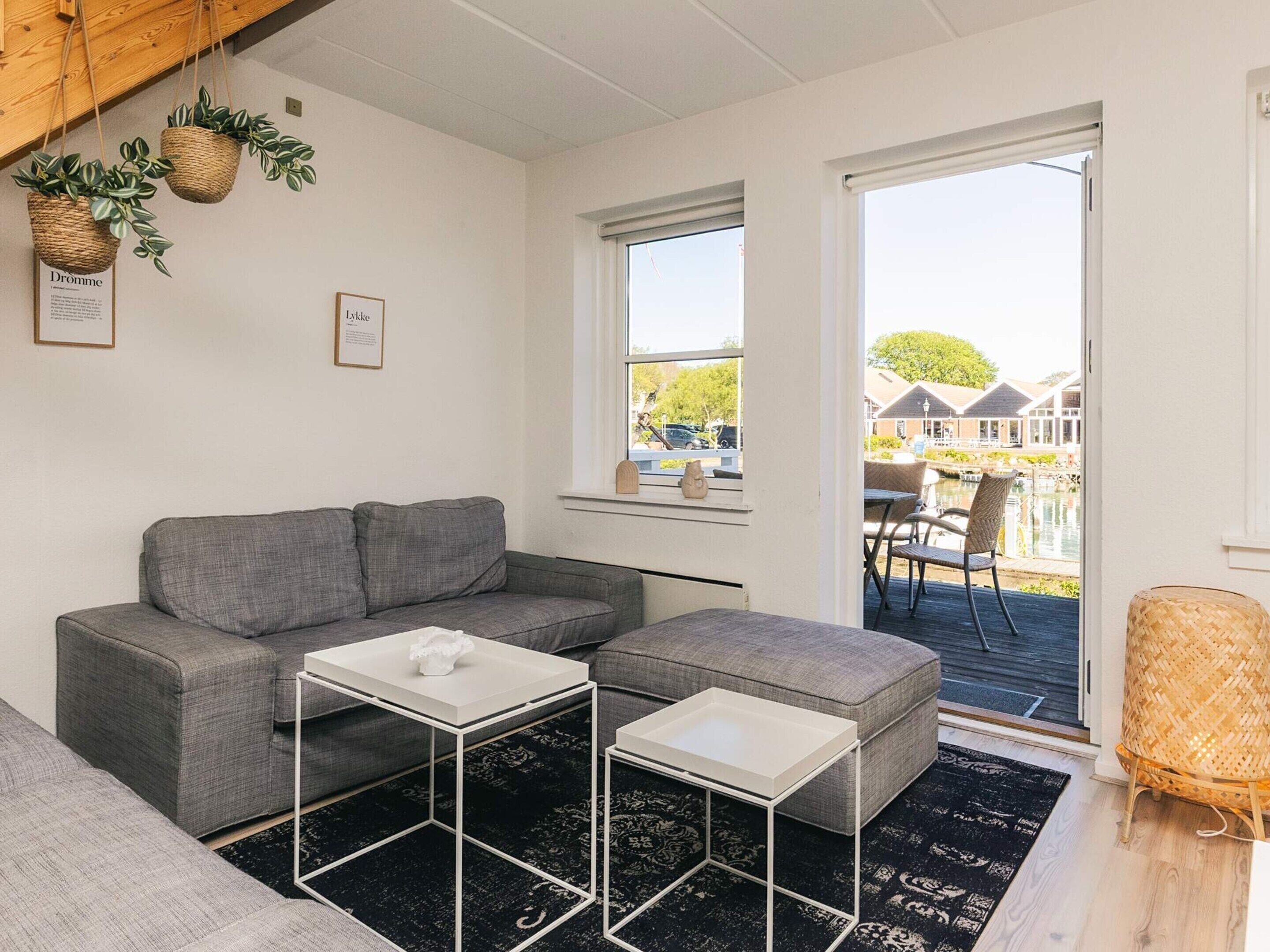 Classic Apartment, 2 Bedrooms | Interior