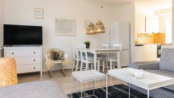 Classic Apartment, 2 Bedrooms | Interior