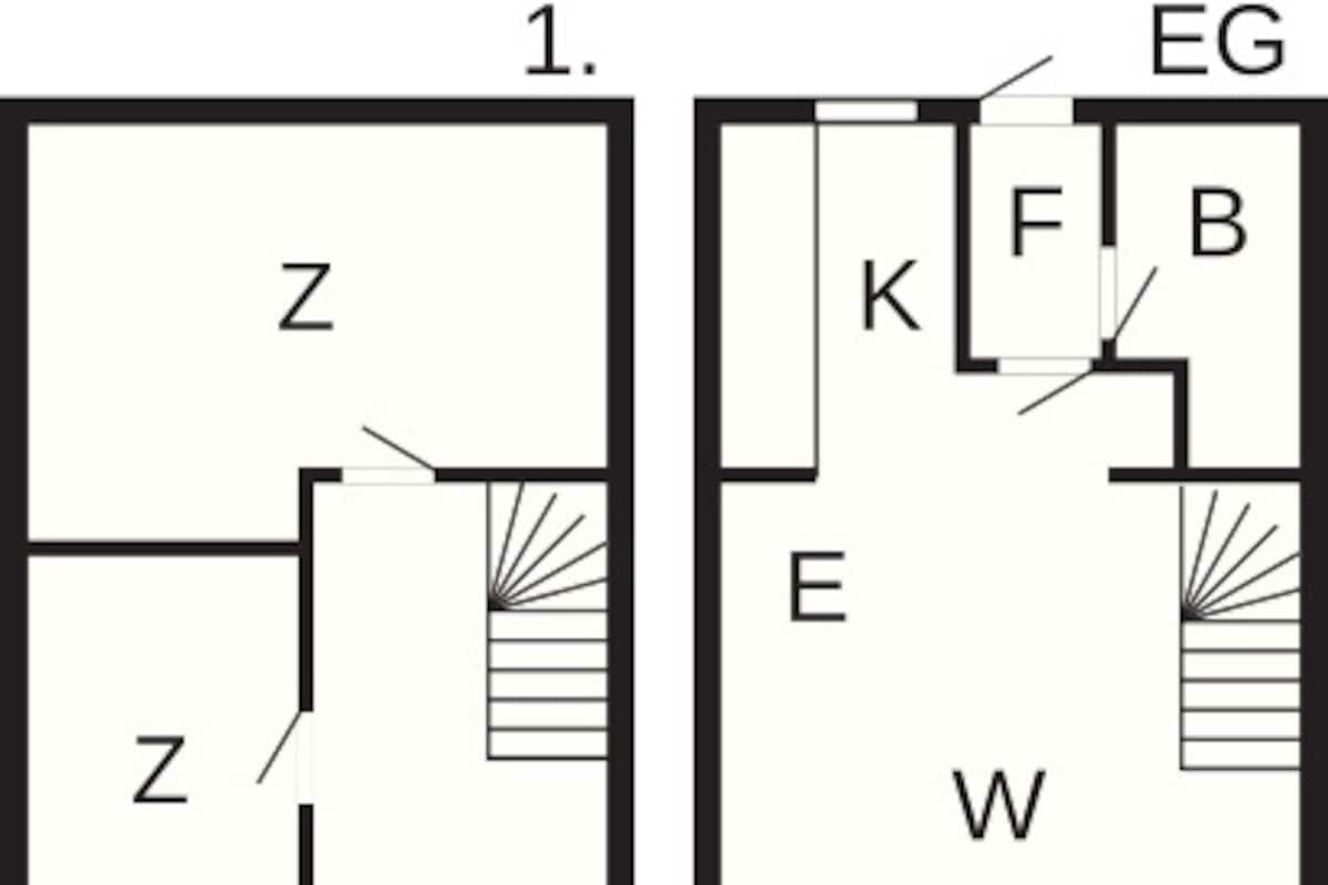Two floor plans with labeled rooms Z, K, E, W, and TE, including staircases and a compass indicating direction.