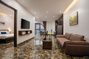 Junior Suite 1 King Bed City View | Minibar, in-room safe, blackout curtains, free WiFi - Hai An Hotel Suites Ha Noi (Nam Tu Liem)