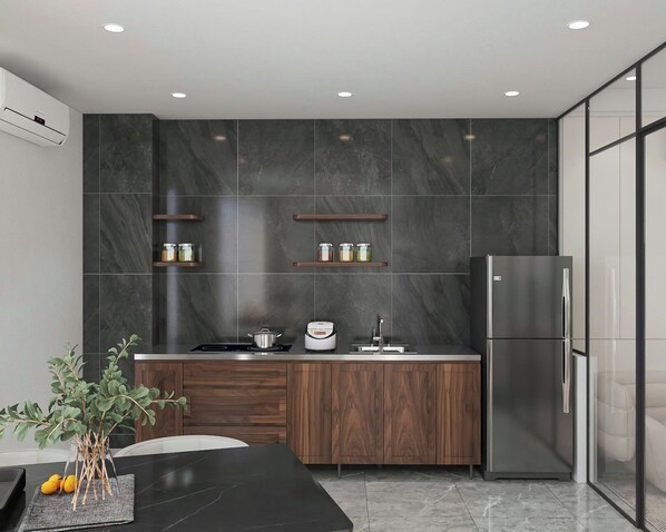 Standard Double Suite | Private kitchen | Cookware/dishes/utensils, paper towels