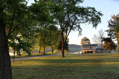 PRIVATE 5 Bedroom Lakefront Home 1/2 Mile of Shoreline 24 Acres