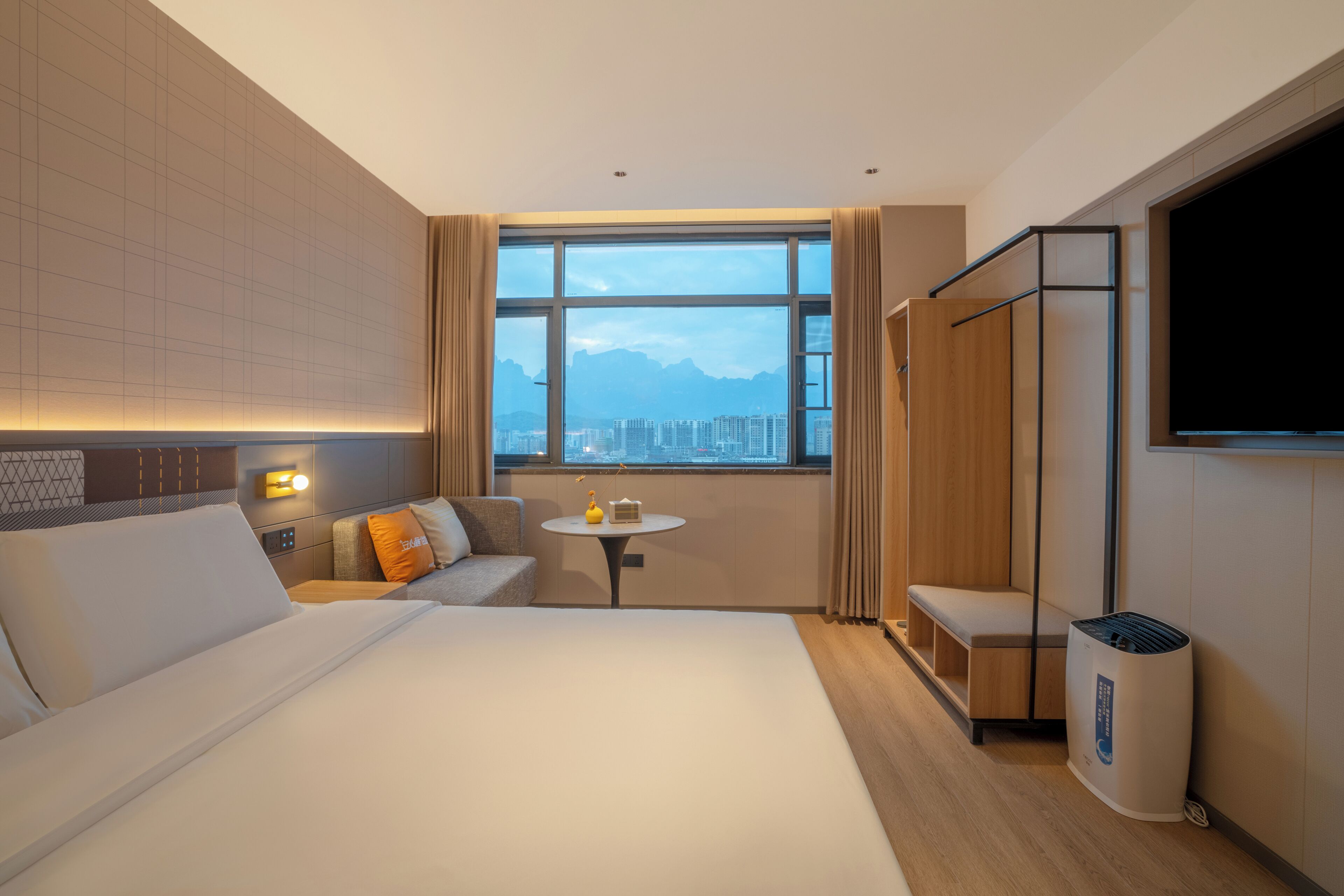 Free WiFi, bed sheets