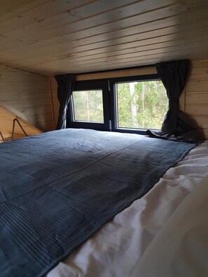 1 habitación y ropa de cama