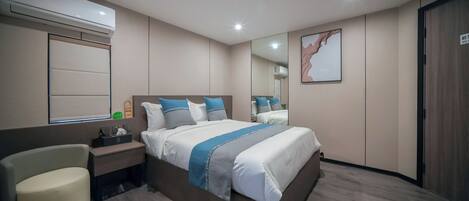 Deluxe Double Room | Desk, free WiFi, bed sheets
