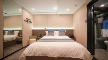 Business Double Room | Desk, free WiFi, bed sheets