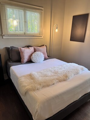 5 habitaciones, tabla de planchar con plancha, wifi y ropa de cama 