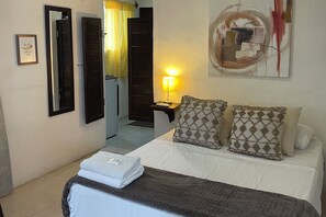 Studio, Multiple Beds, Kitchen | Free WiFi - Downtown Studio for 3 w Kitchen (Isla Mujeres)