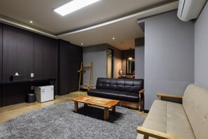 Ropa de cama hipoalergénica, decoración personalizada y escritorio